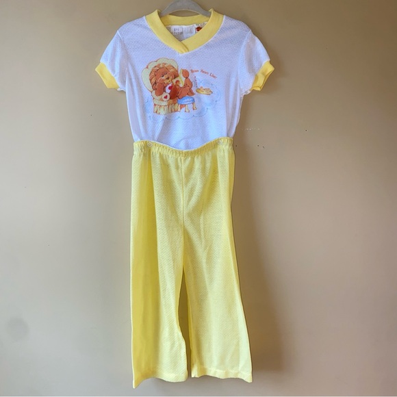 Care Bear Cousins Brave Heart Lion Vintage Yellow 4T Snap Romper Jumpsuit - Picture 1 of 10
